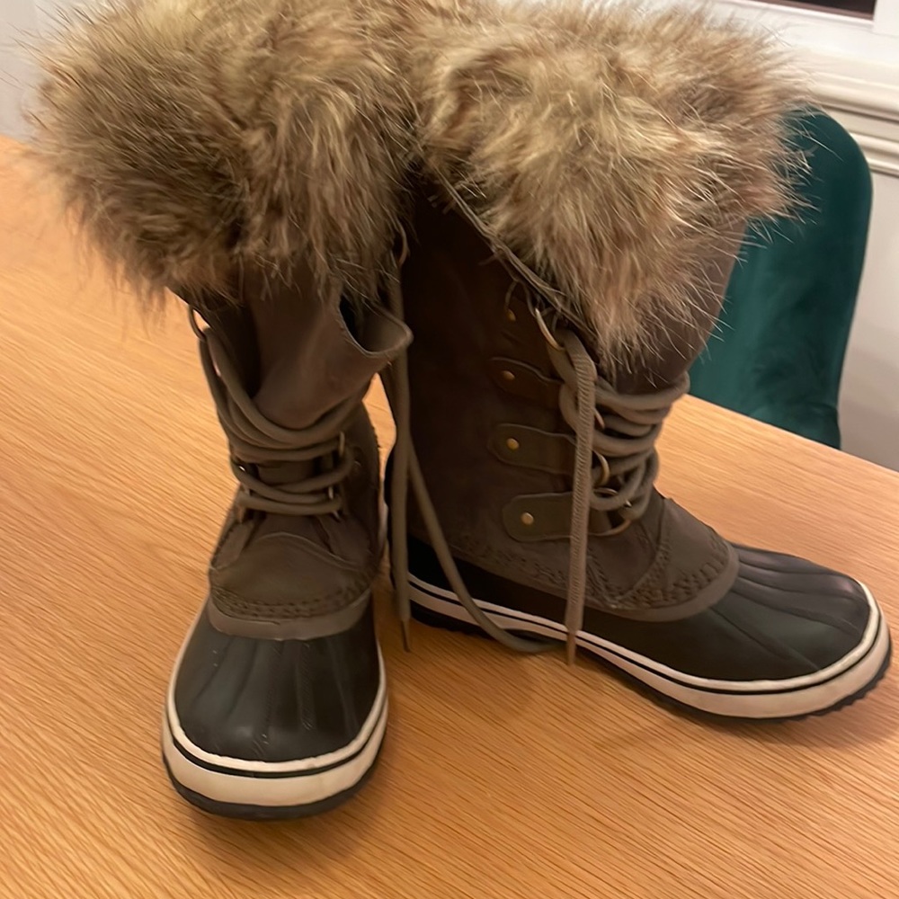 Sorel boots worn twice!